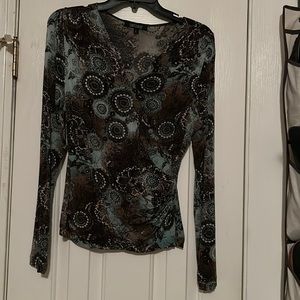 Karen Kane original size large, excellent condition. Rich browns with pale blue.